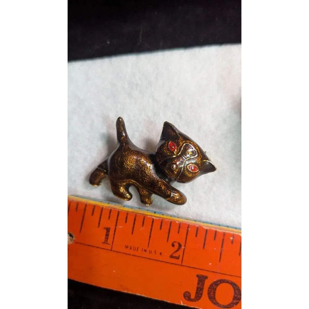 Vintage Brown Gold Glitter Enamel Kitten Cat Brooch Red Rhinestone Eyes Pin